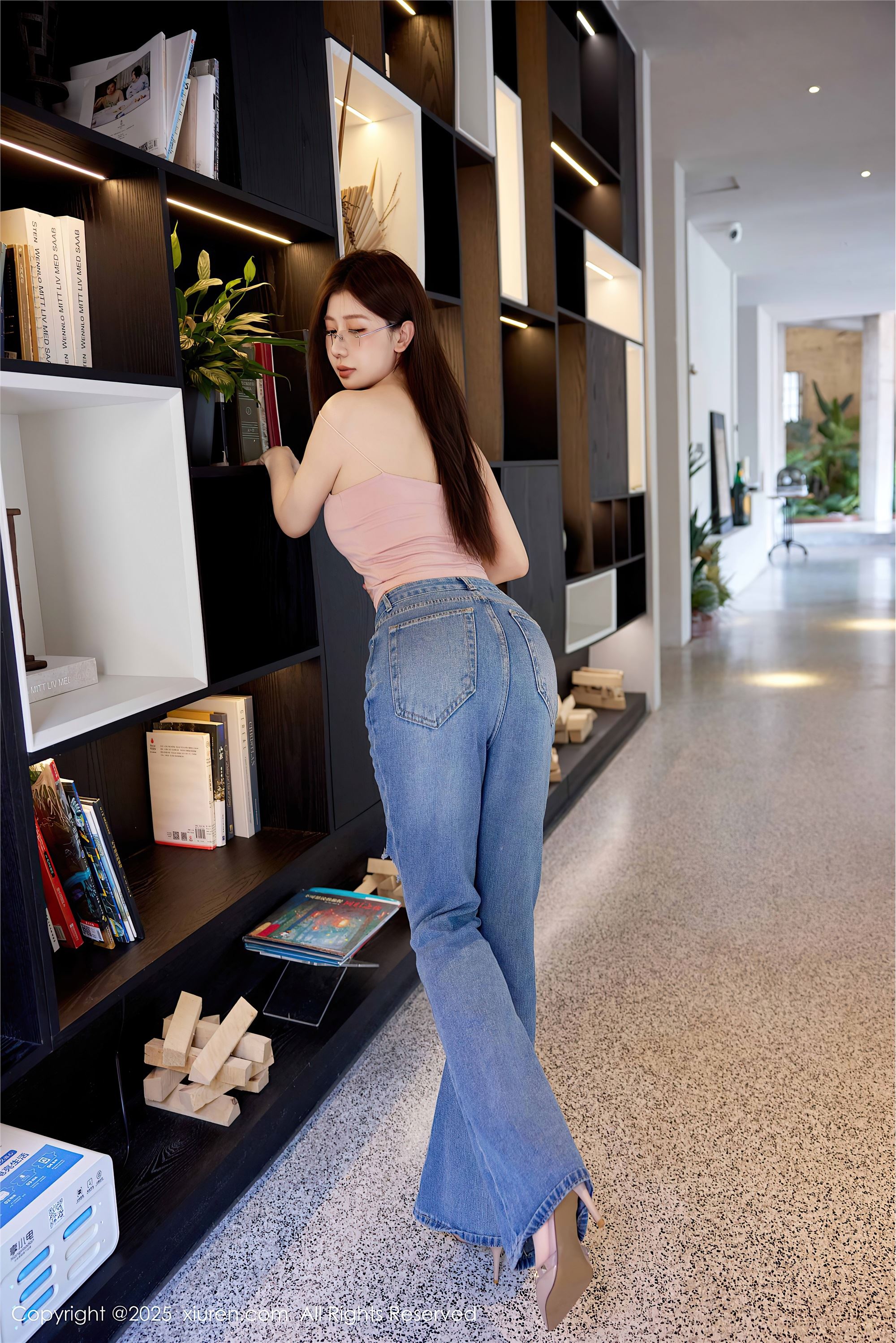 Xiuren秀人网 2025.11.13 NO.10983 尹甜甜sunny